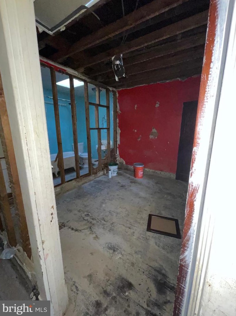 3826 6th St, Baltimore MD  21225-2104 exterior