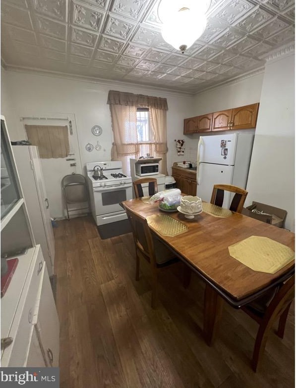 1411 Patterson Park Ave, Baltimore MD 21213-3440 exterior