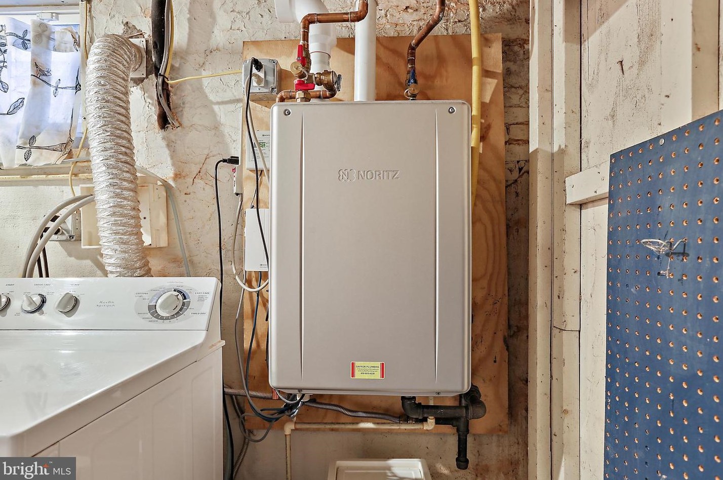 623 33 St, Baltimore MD 21211-2710 exterior