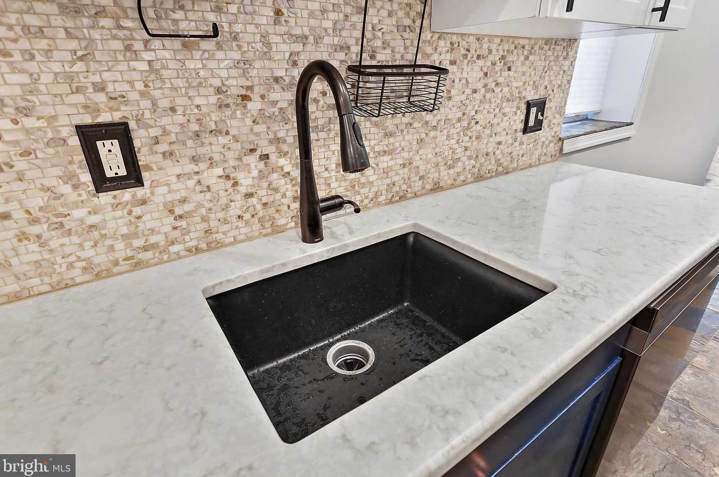 623 33 St, Baltimore MD 21211-2710 exterior