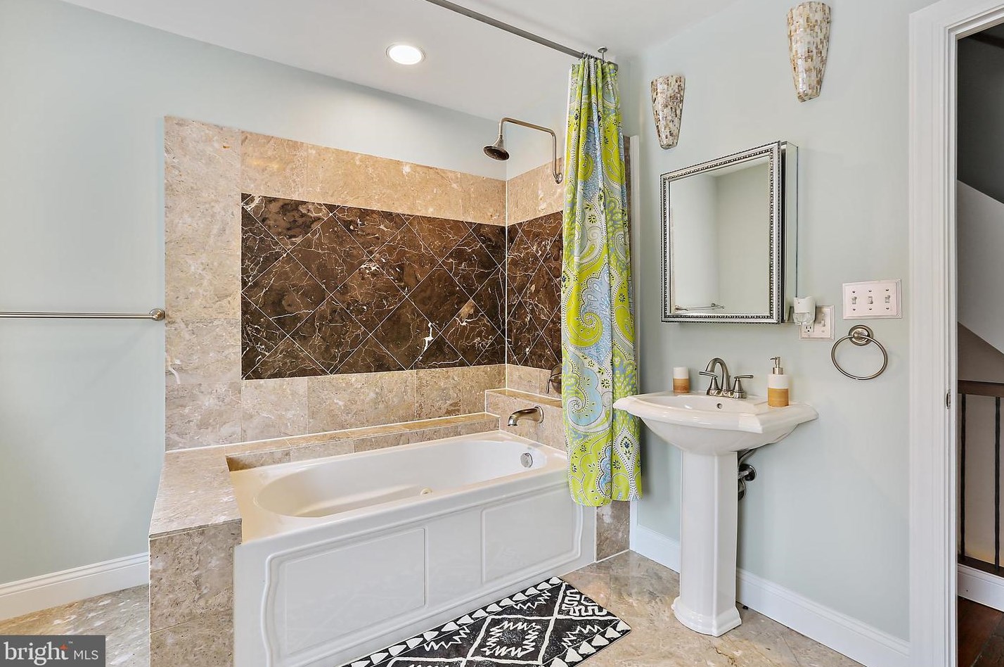 623 33 St, Baltimore MD 21211-2710 exterior