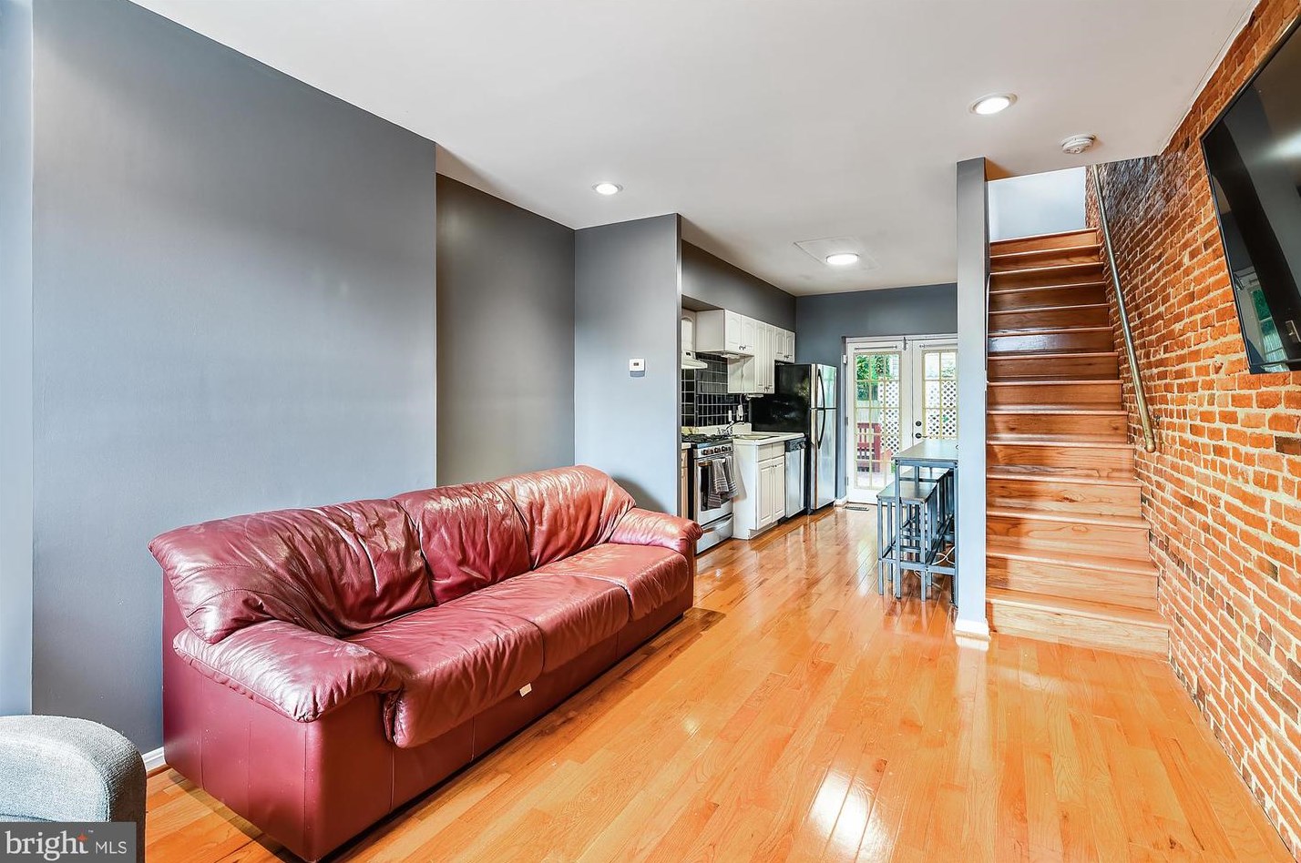 1004 Paca St, Baltimore MD  21230-2525 exterior