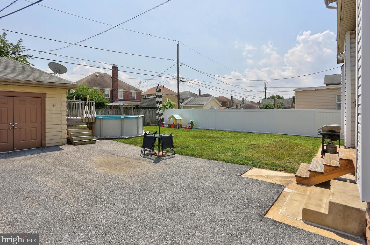 6721 Youngstown Ave, Baltimore MD  21222-1026 exterior