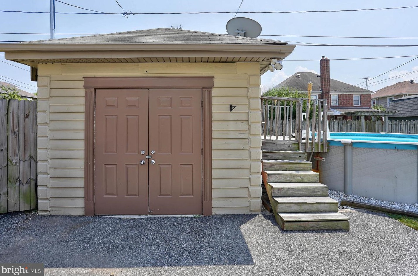 6721 Youngstown Ave, Baltimore MD  21222-1026 exterior