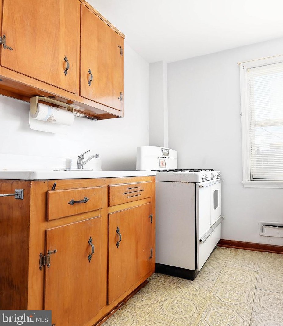 800 Umbra St, Baltimore MD  21224-4611 exterior