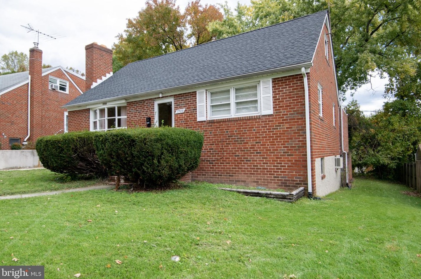 7709 Windy Rdg, Baltimore MD  21236-4412 exterior