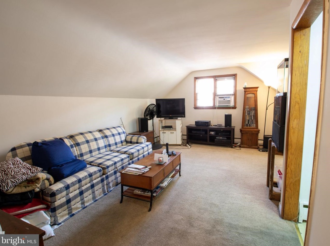 7709 Windy Rdg, Baltimore MD  21236-4412 exterior