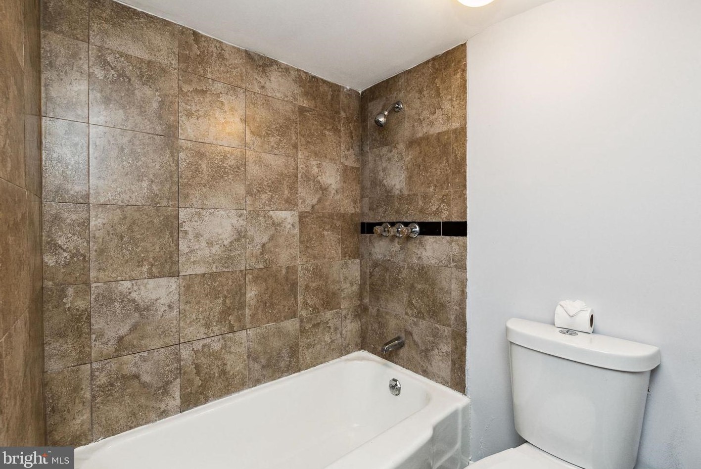 3950 Brooklyn Ave, Baltimore MD  21225-2124 exterior