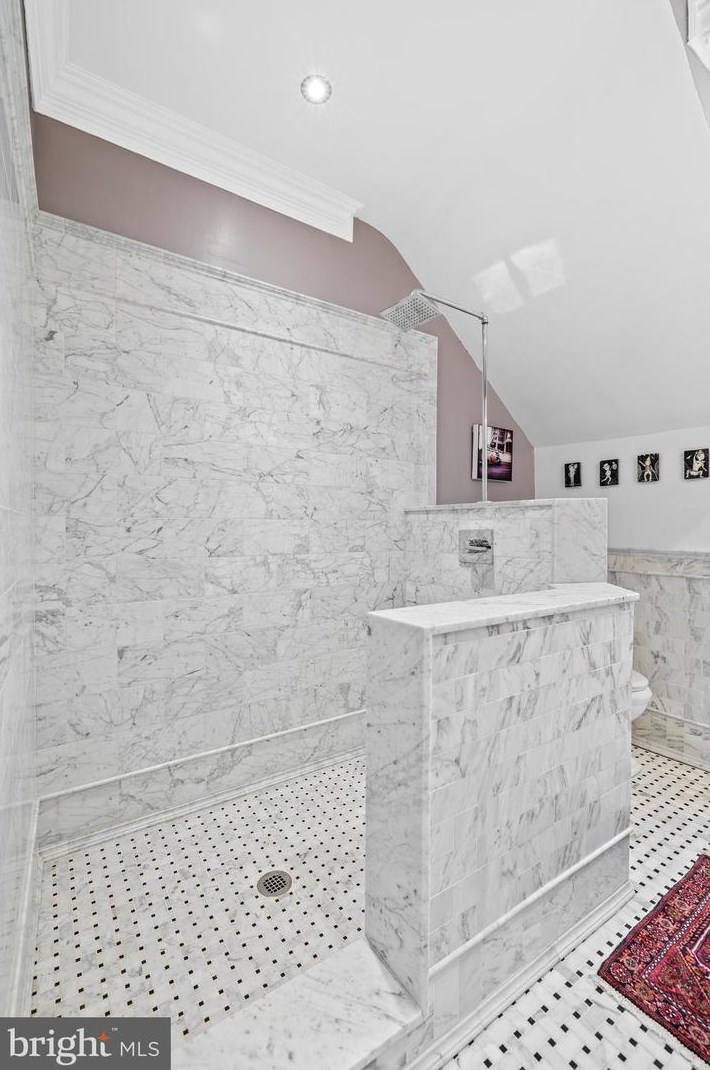 912 University Pkwy, Baltimore MD  21210-2716 exterior