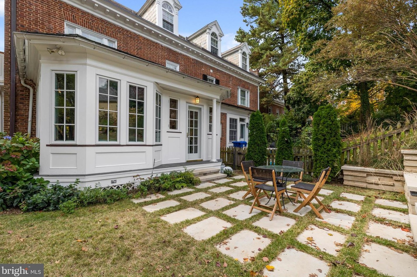 912 University Pkwy, Baltimore MD  21210-2716 exterior