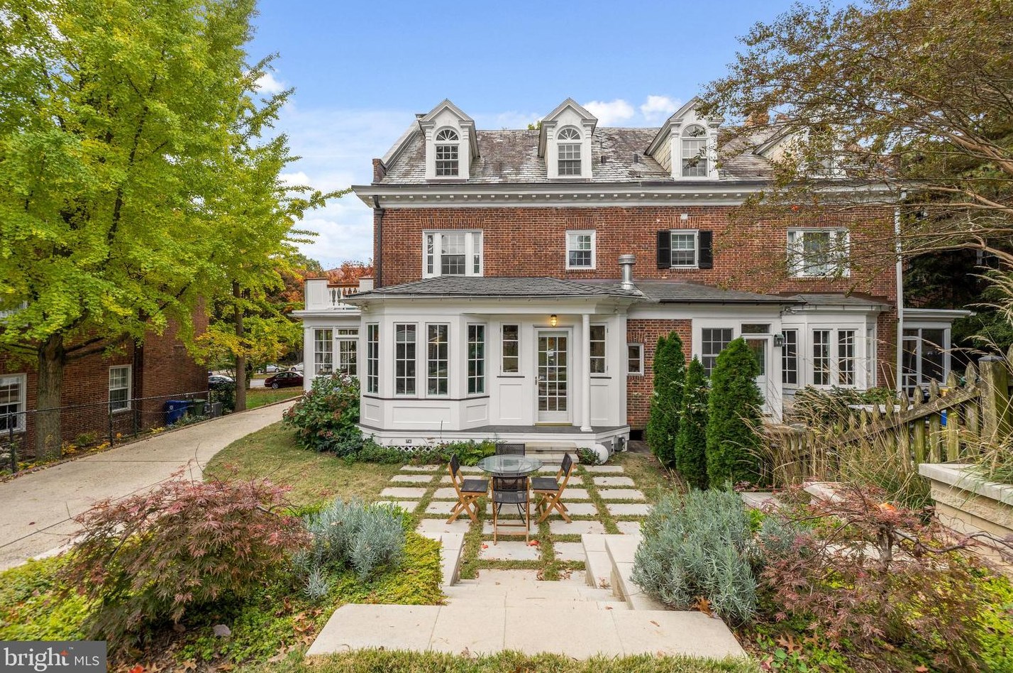 912 University Pkwy, Baltimore MD  21210-2716 exterior