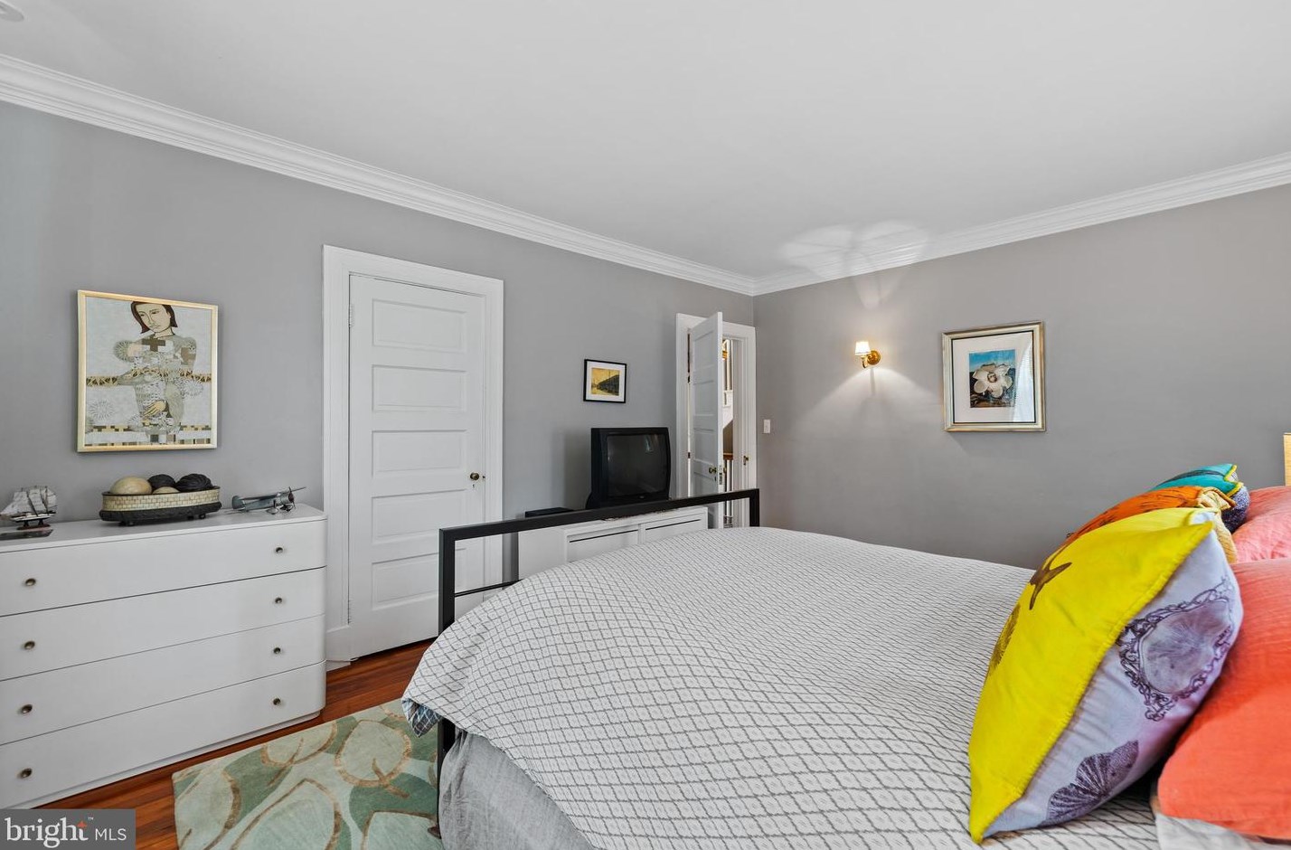 912 University Pkwy, Baltimore MD  21210-2716 exterior