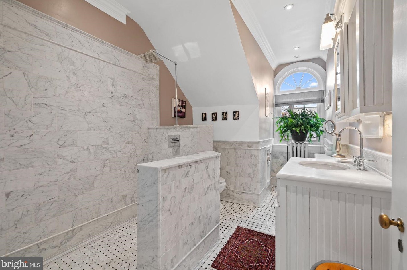 912 University Pkwy, Baltimore MD  21210-2716 exterior