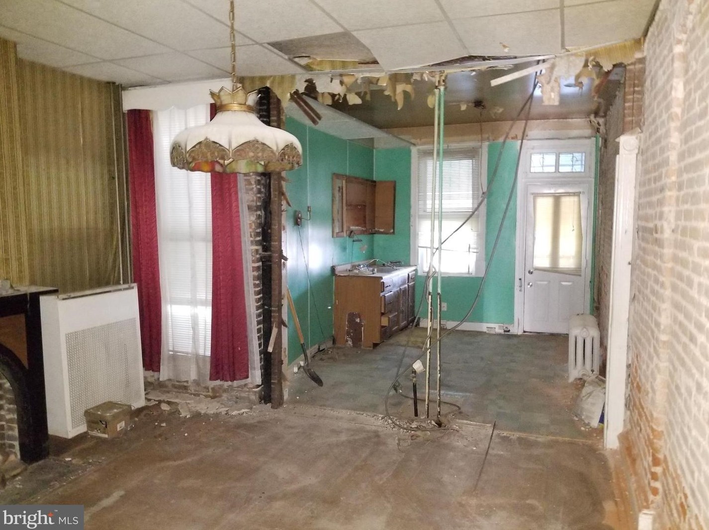 1905 Division St, Baltimore MD 21217-3321 exterior