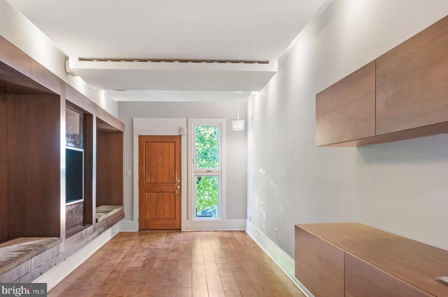 505 Milton Ave, Baltimore MD  21205-2504 exterior