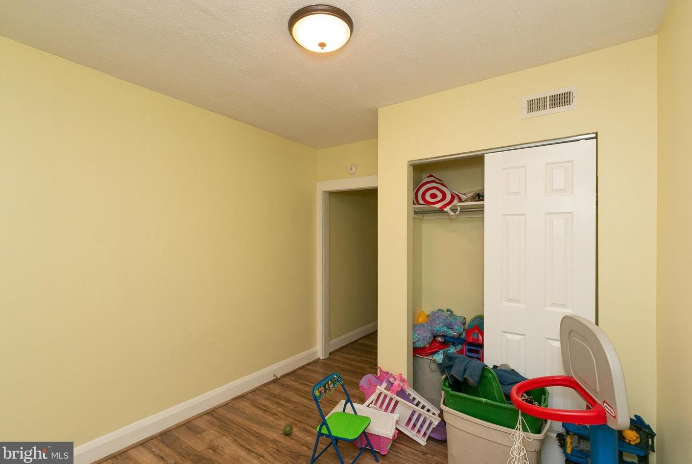 2878 Pelham Ave, Baltimore MD  21213-1220 exterior
