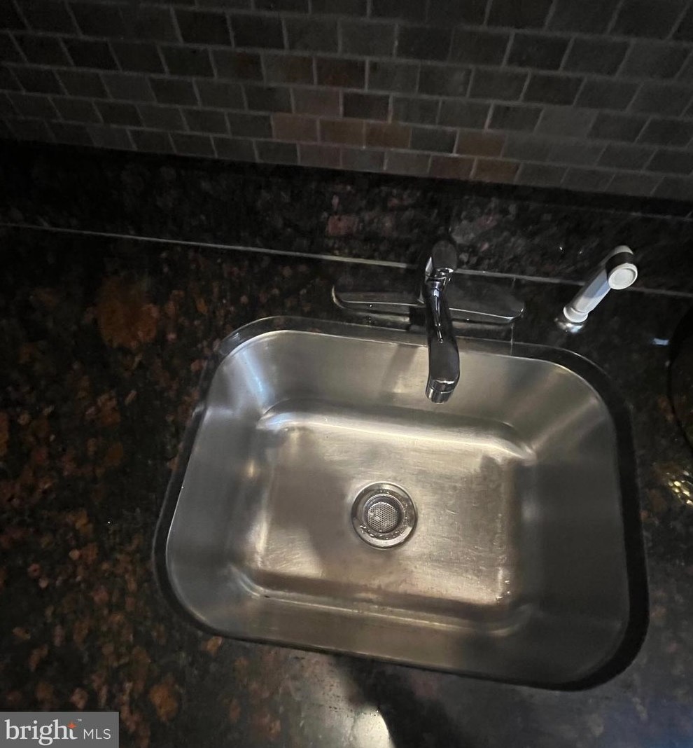 922 Lombard St, Baltimore MD 21202-4503 exterior