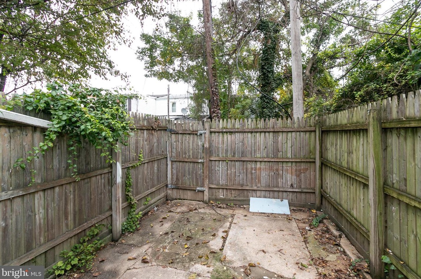 225 Woodyear St, Baltimore MD  21223-3149 exterior