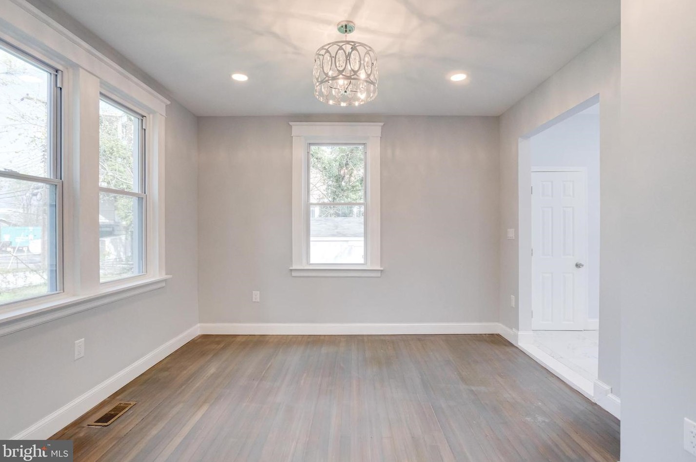 6105 Everall Ave, Baltimore MD  21206-1930 exterior