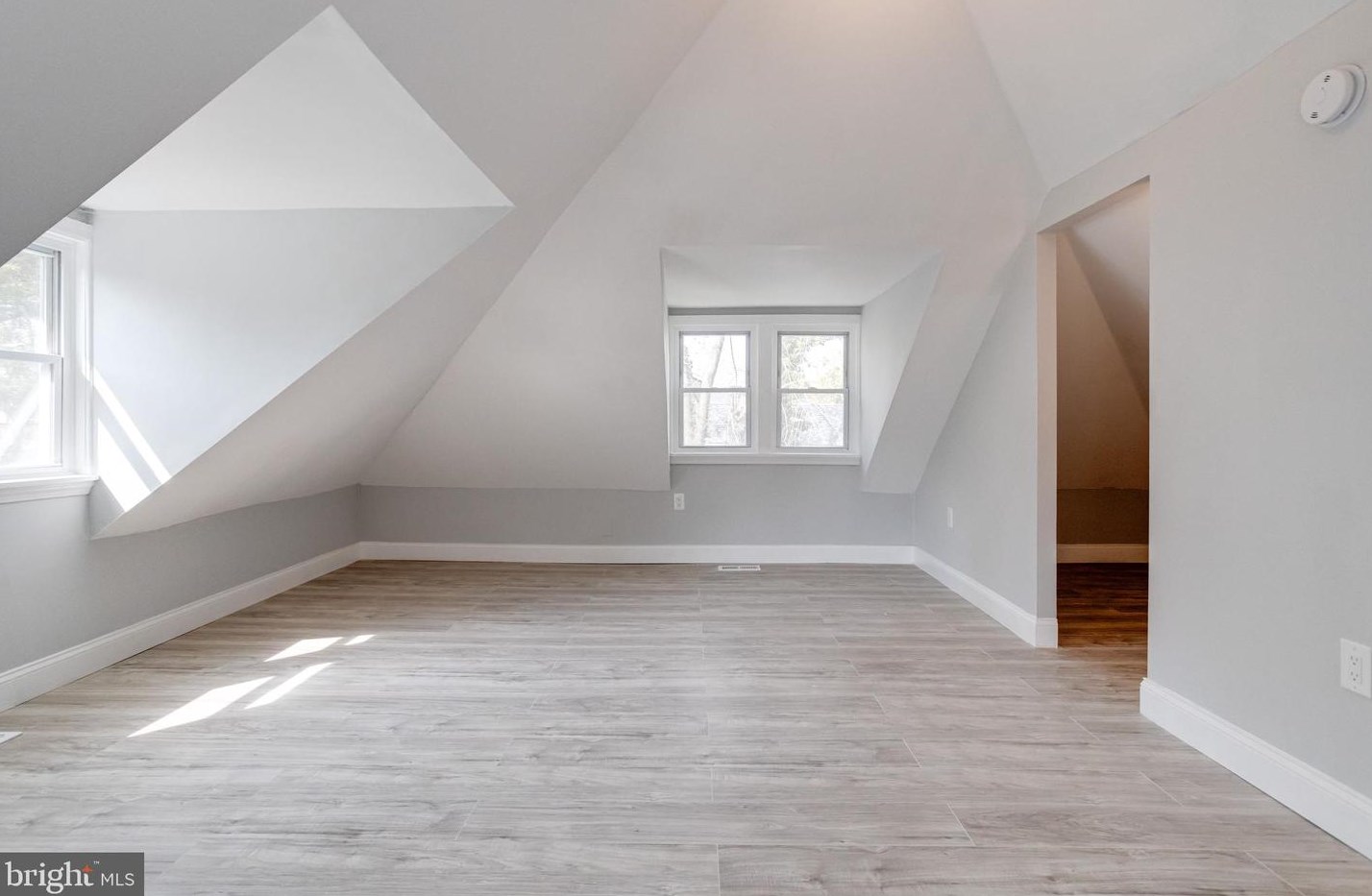 6105 Everall Ave, Baltimore MD  21206-1930 exterior