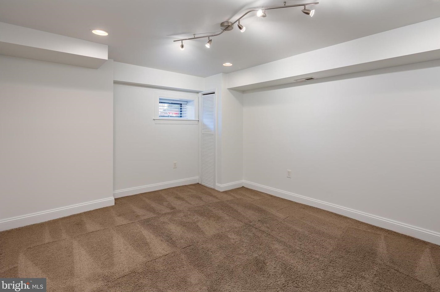 943 Baylis St, Baltimore MD  21224-5241 exterior