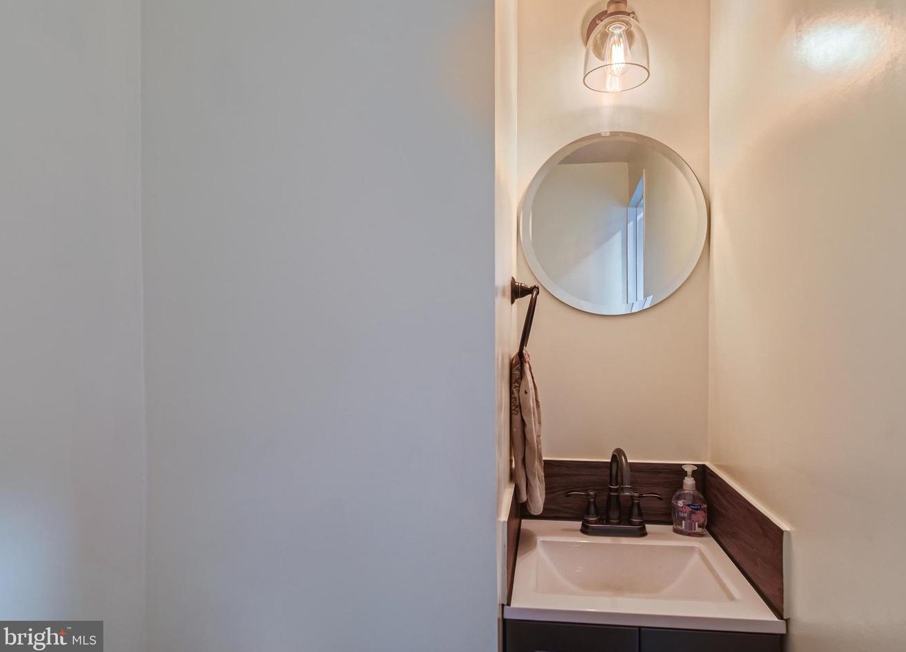 127 Glover St, Baltimore MD  21224-1142 exterior