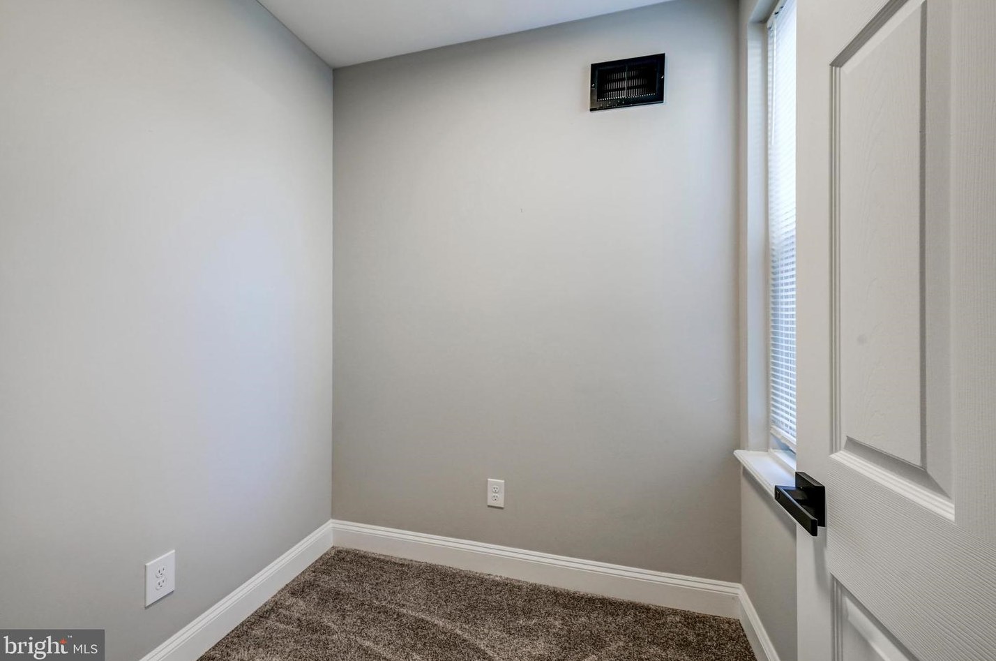 516 Collington Ave, Baltimore MD  21205-2307 exterior