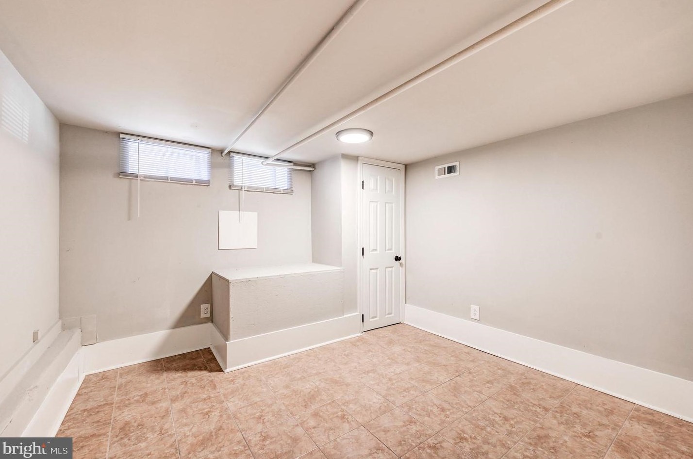 516 Collington Ave, Baltimore MD  21205-2307 exterior