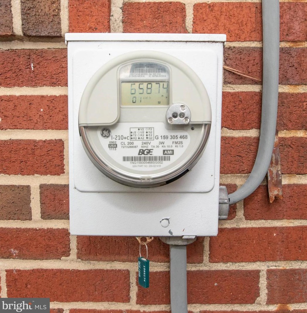 5738 Edgepark Rd, Baltimore MD  21239-3242 exterior