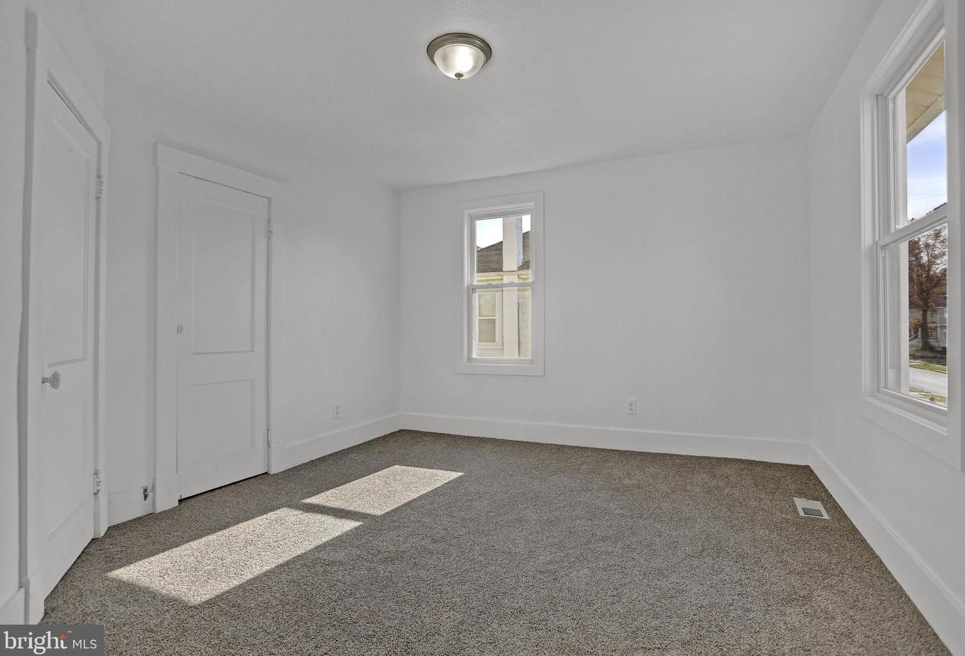5303 Midwood Ave, Baltimore MD  21212-4304 exterior