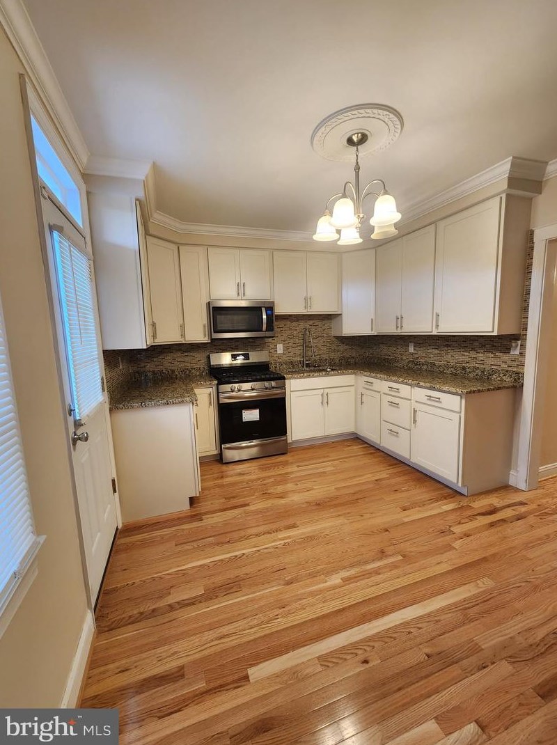 438 Elrino St, Baltimore MD  21224-2722 exterior