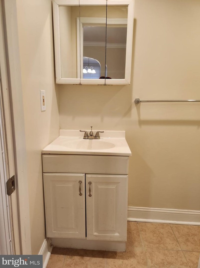 438 Elrino St, Baltimore MD  21224-2722 exterior