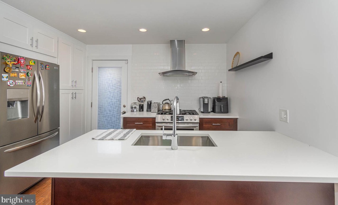2237 Essex St, Baltimore MD  21231-3213 exterior