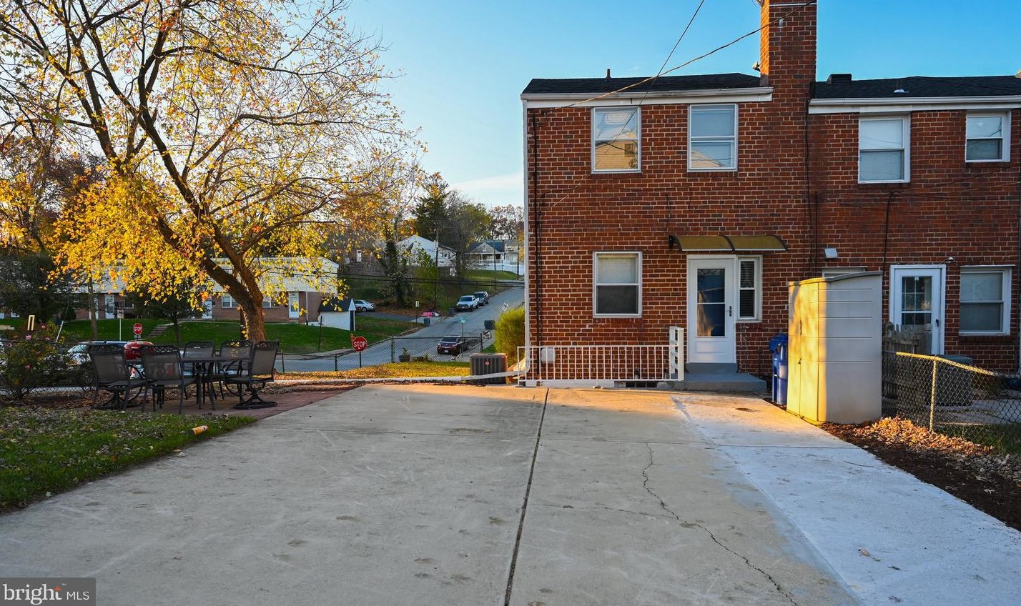 3025 Georgetown Rd, Baltimore MD  21230-1103 exterior