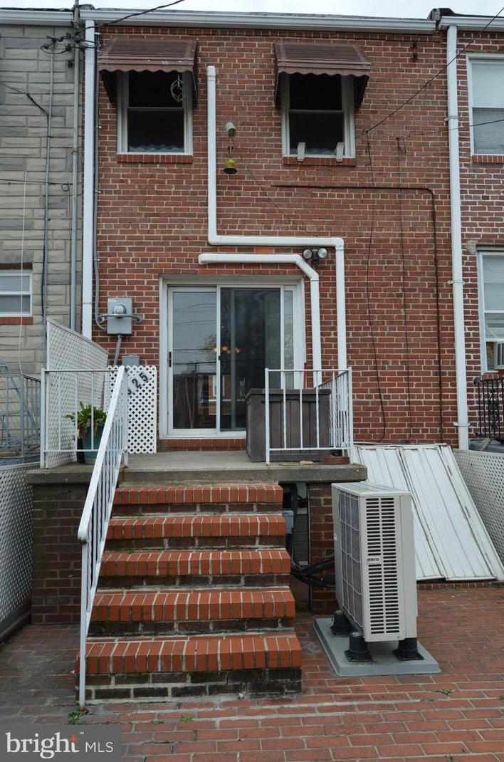 325 Drew St, Baltimore MD  21224-2715 exterior
