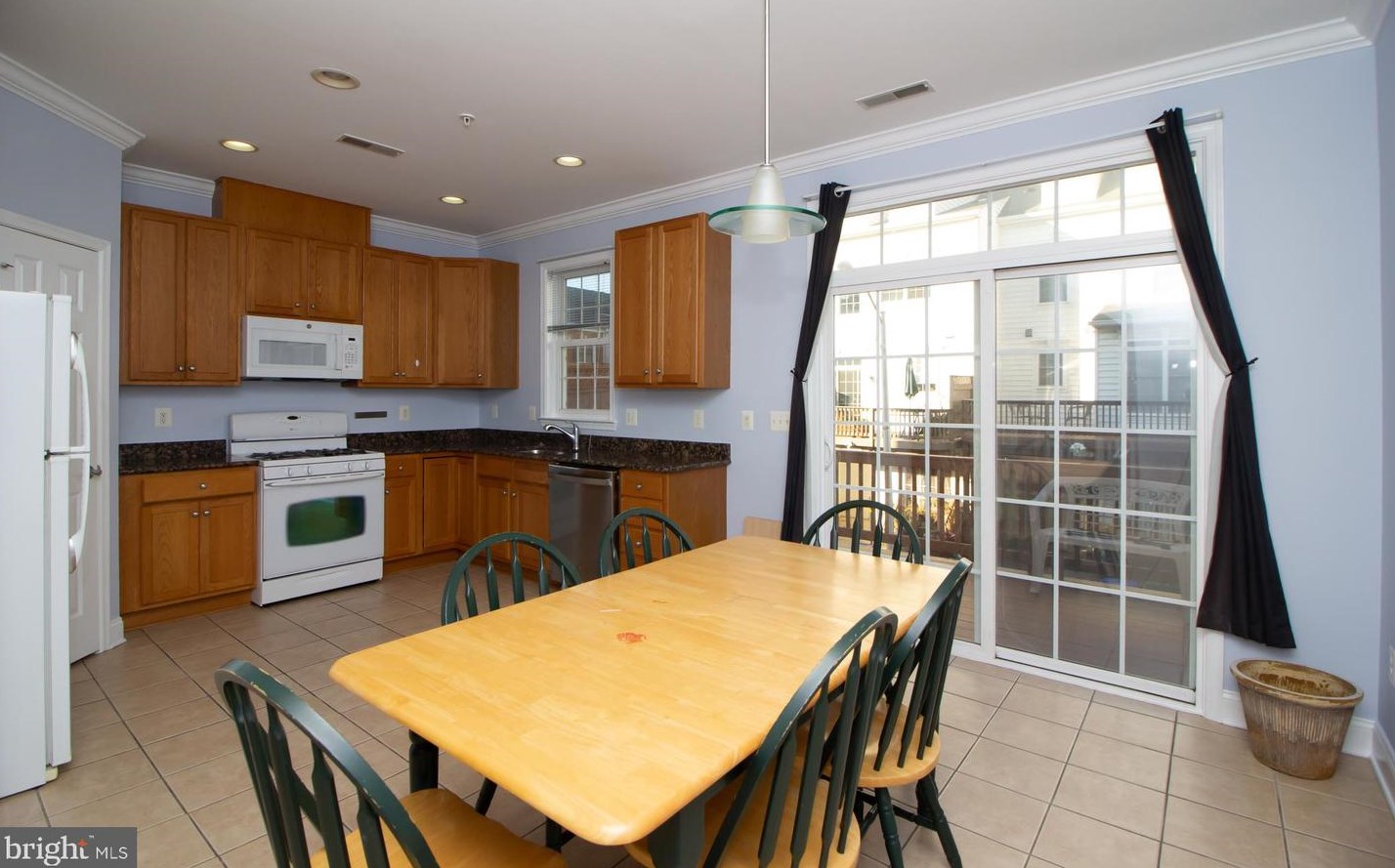 320 Scott St, Baltimore MD  21230-2105 exterior
