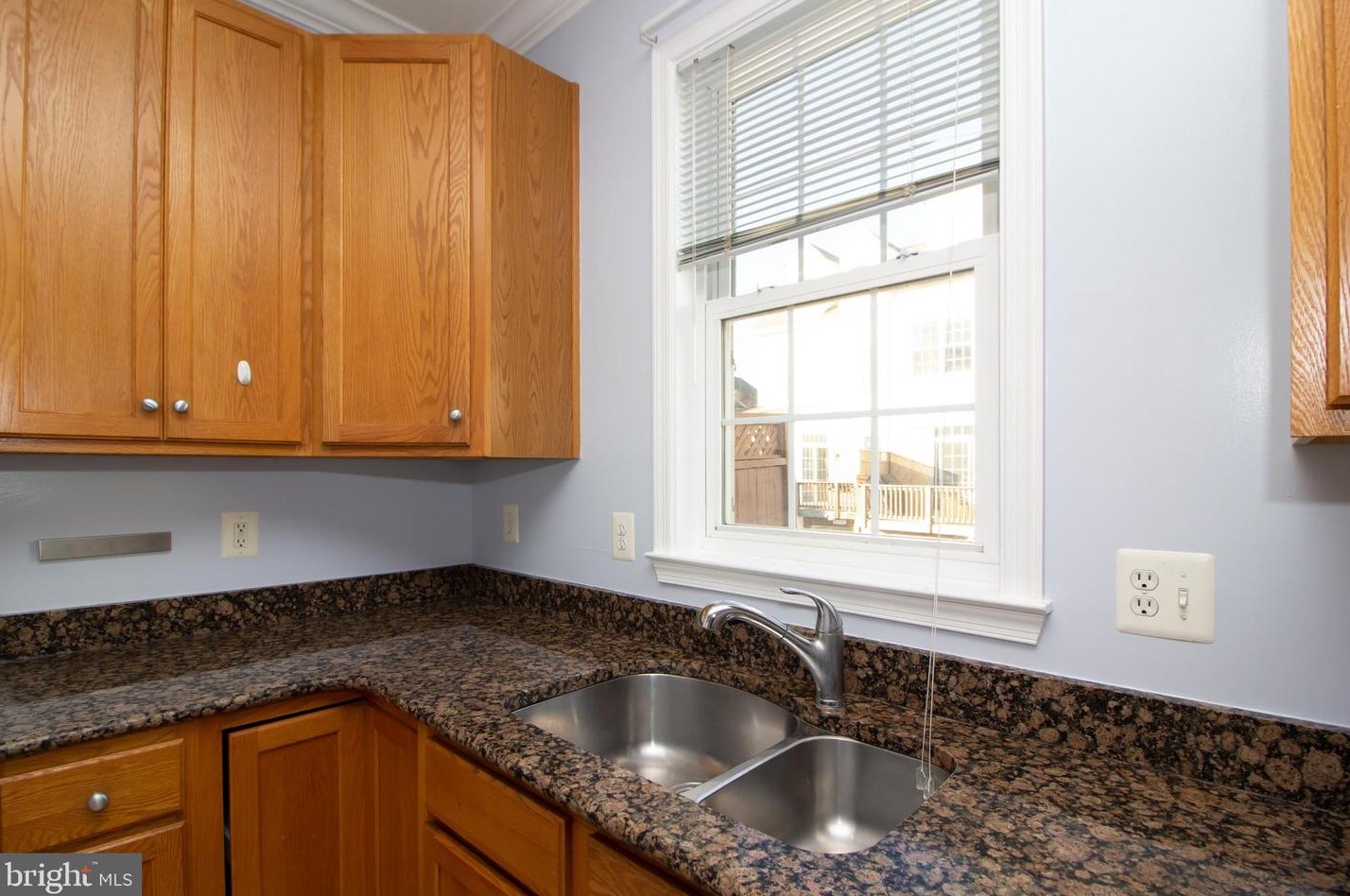 320 Scott St, Baltimore MD  21230-2105 exterior