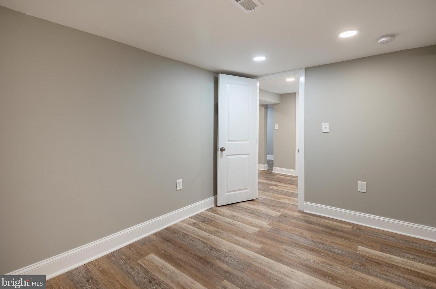 566 Radnor Ave, Baltimore MD  21212-4503 exterior