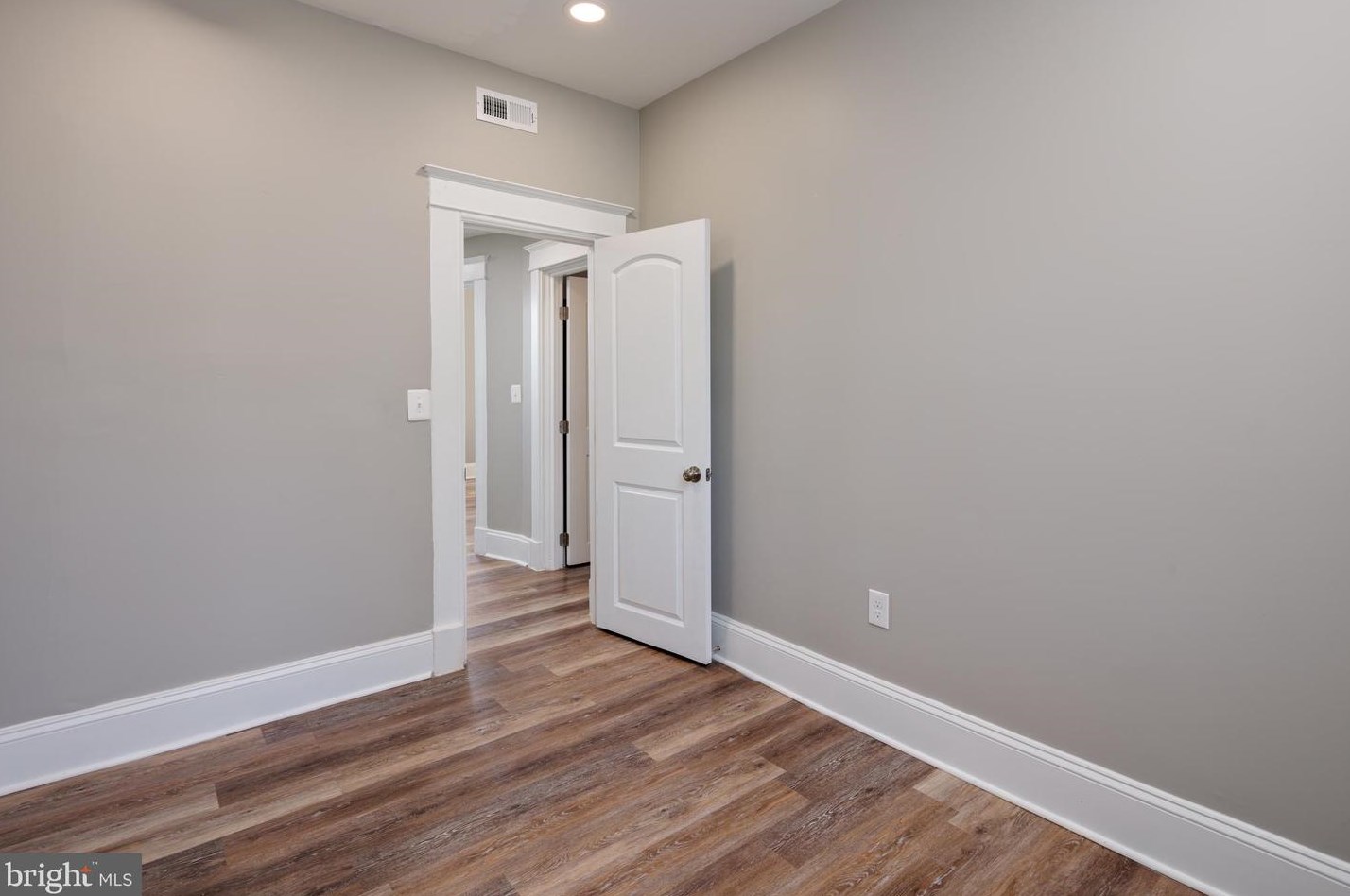 566 Radnor Ave, Baltimore MD  21212-4503 exterior