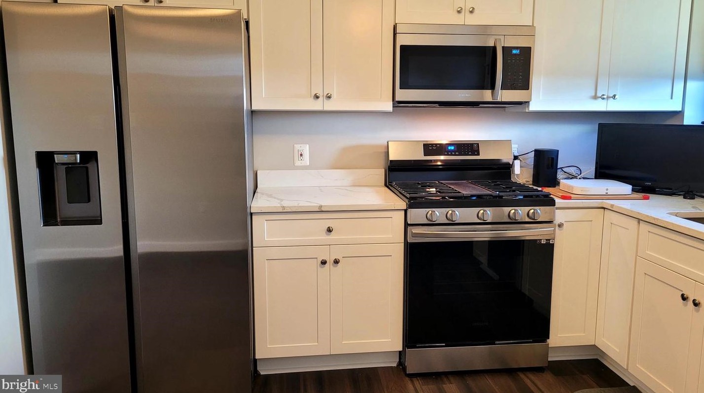 454 23rd St, Baltimore MD  21211-3205 exterior