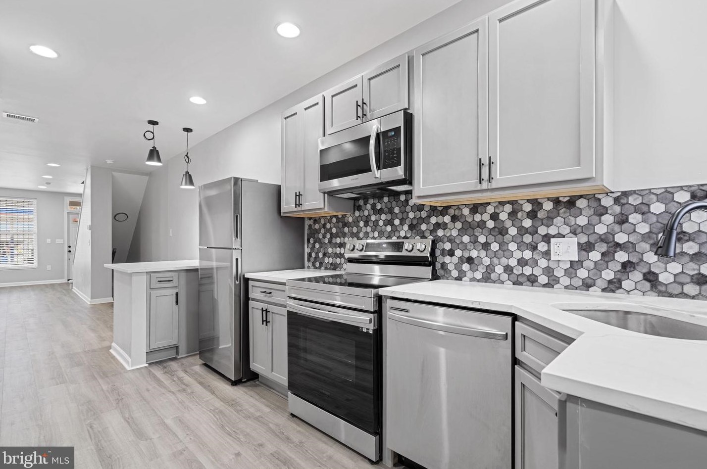 9 Hilton St, Baltimore MD  21229-3723 exterior