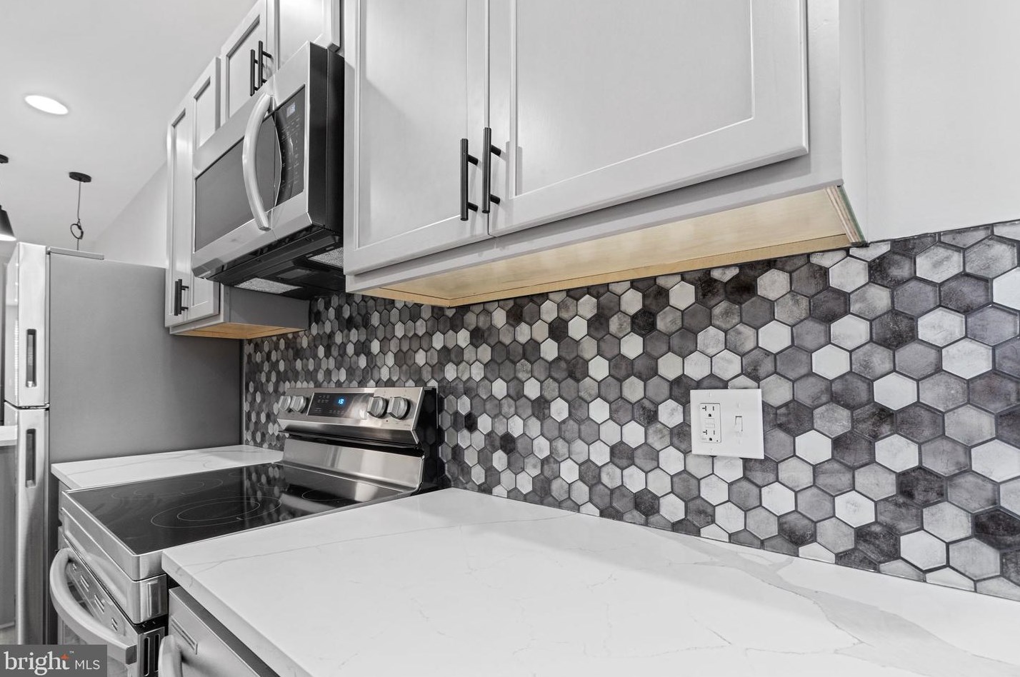 9 Hilton St, Baltimore MD  21229-3723 exterior