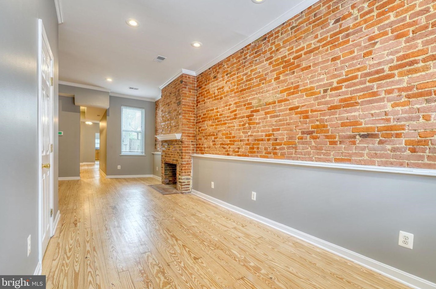 926 Hanover St, Baltimore MD  21230-4002 exterior