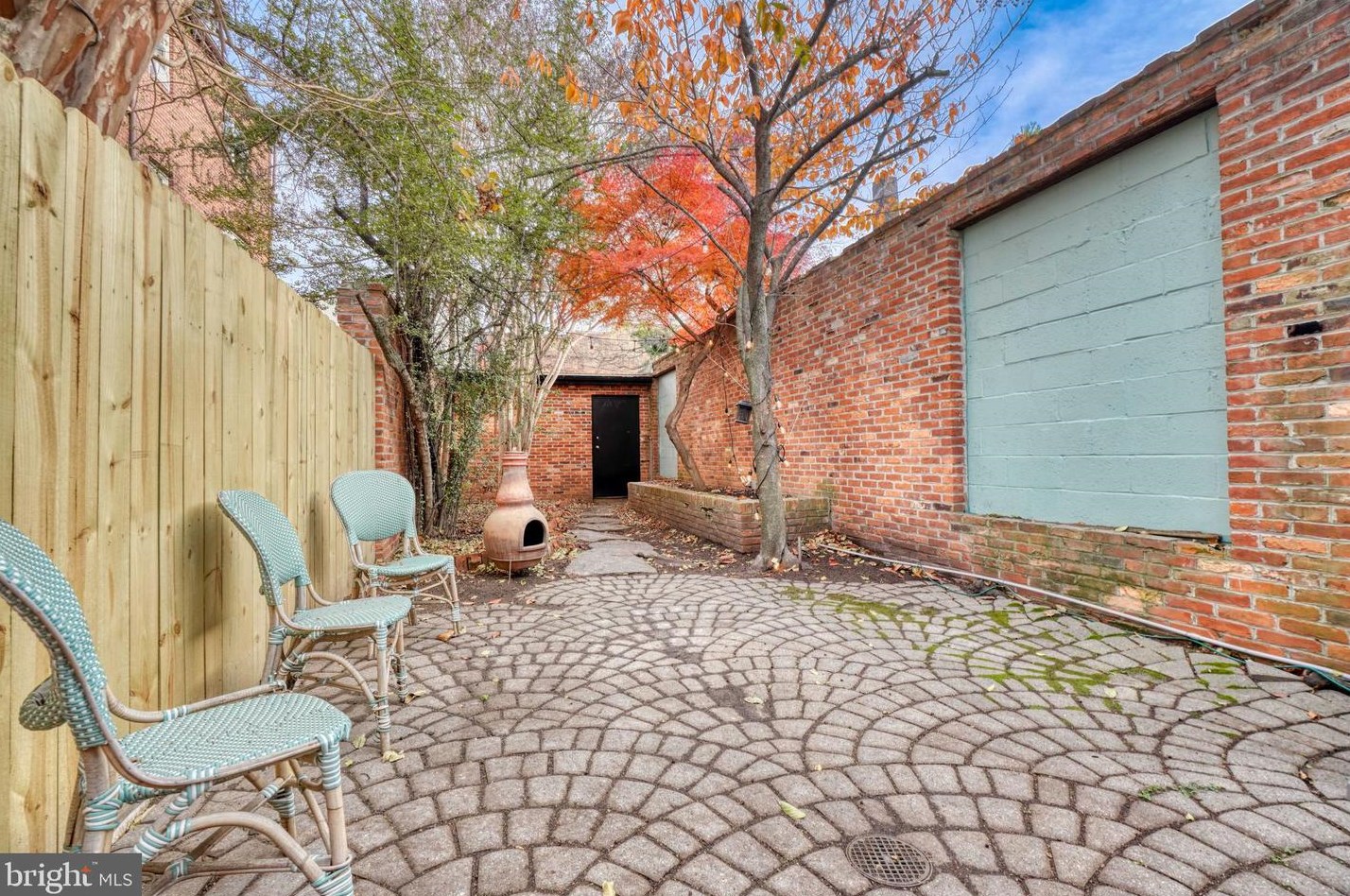 811 Sharp St, Baltimore MD  21230-3613 exterior