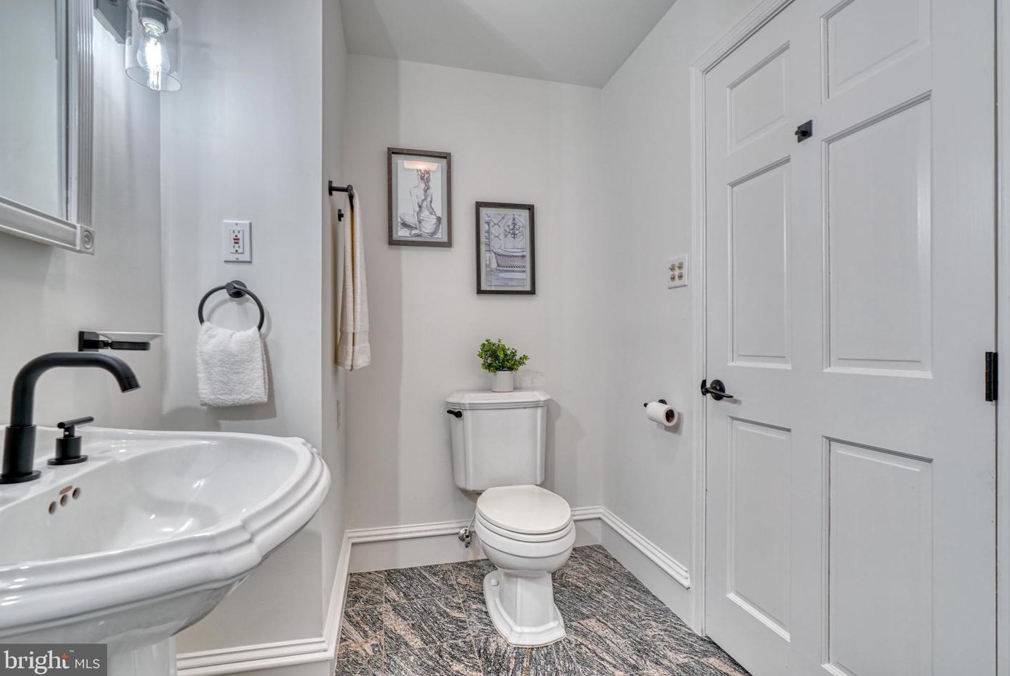 811 Sharp St, Baltimore MD  21230-3613 exterior