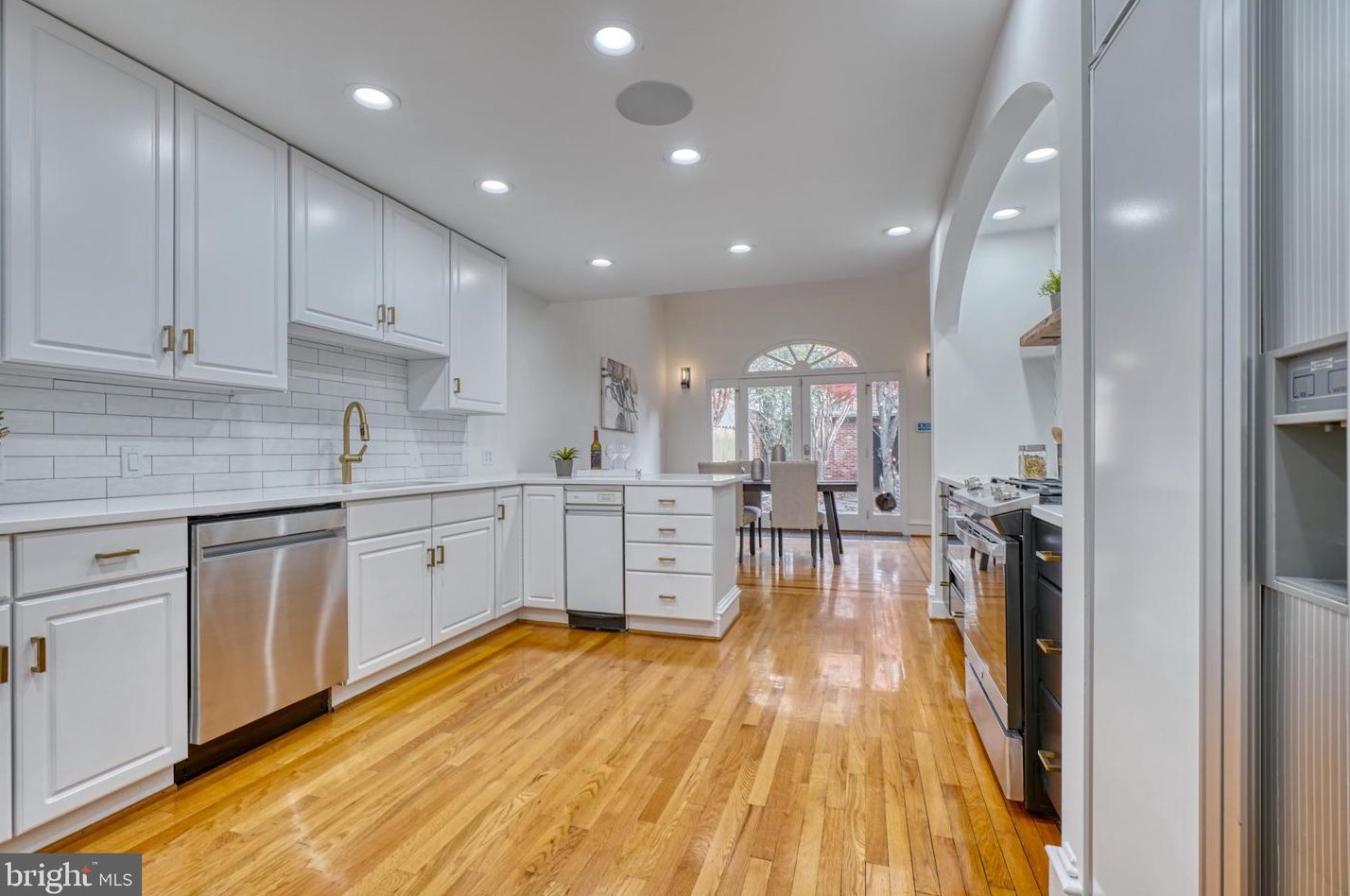 811 Sharp St, Baltimore MD  21230-3613 exterior