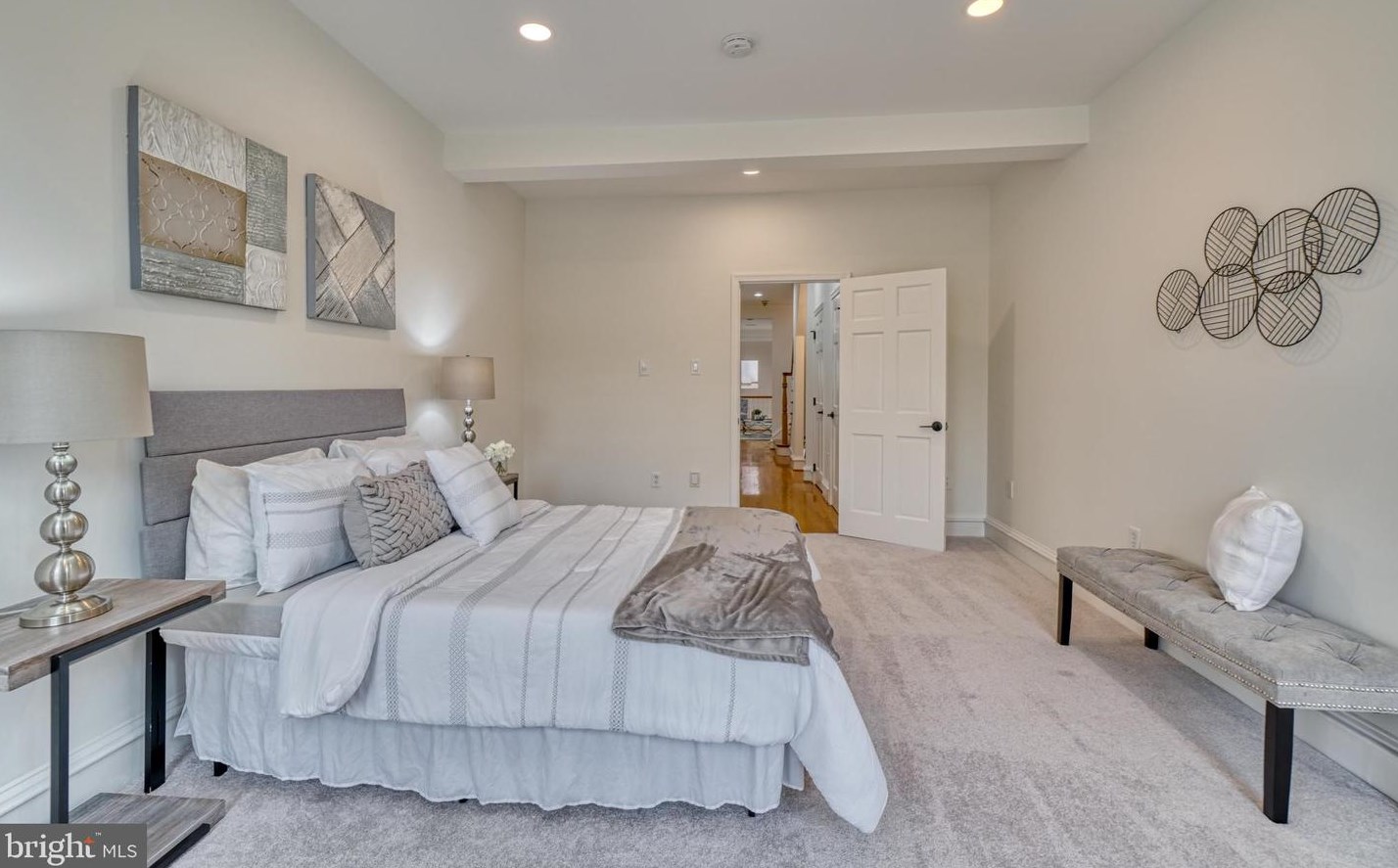 811 Sharp St, Baltimore MD  21230-3613 exterior