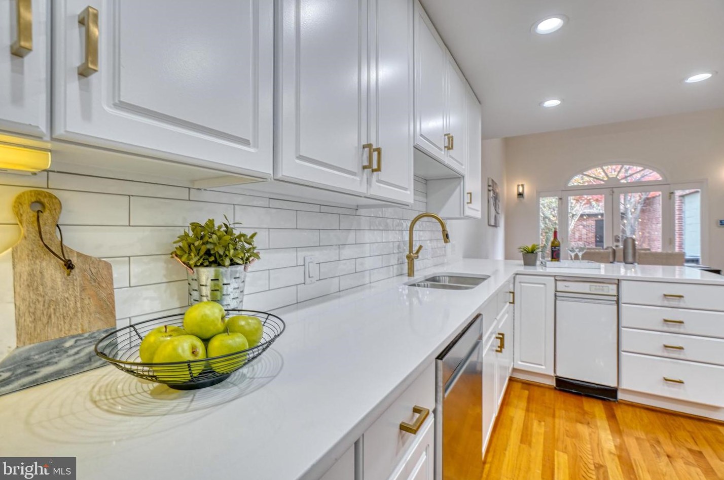 811 Sharp St, Baltimore MD  21230-3613 exterior