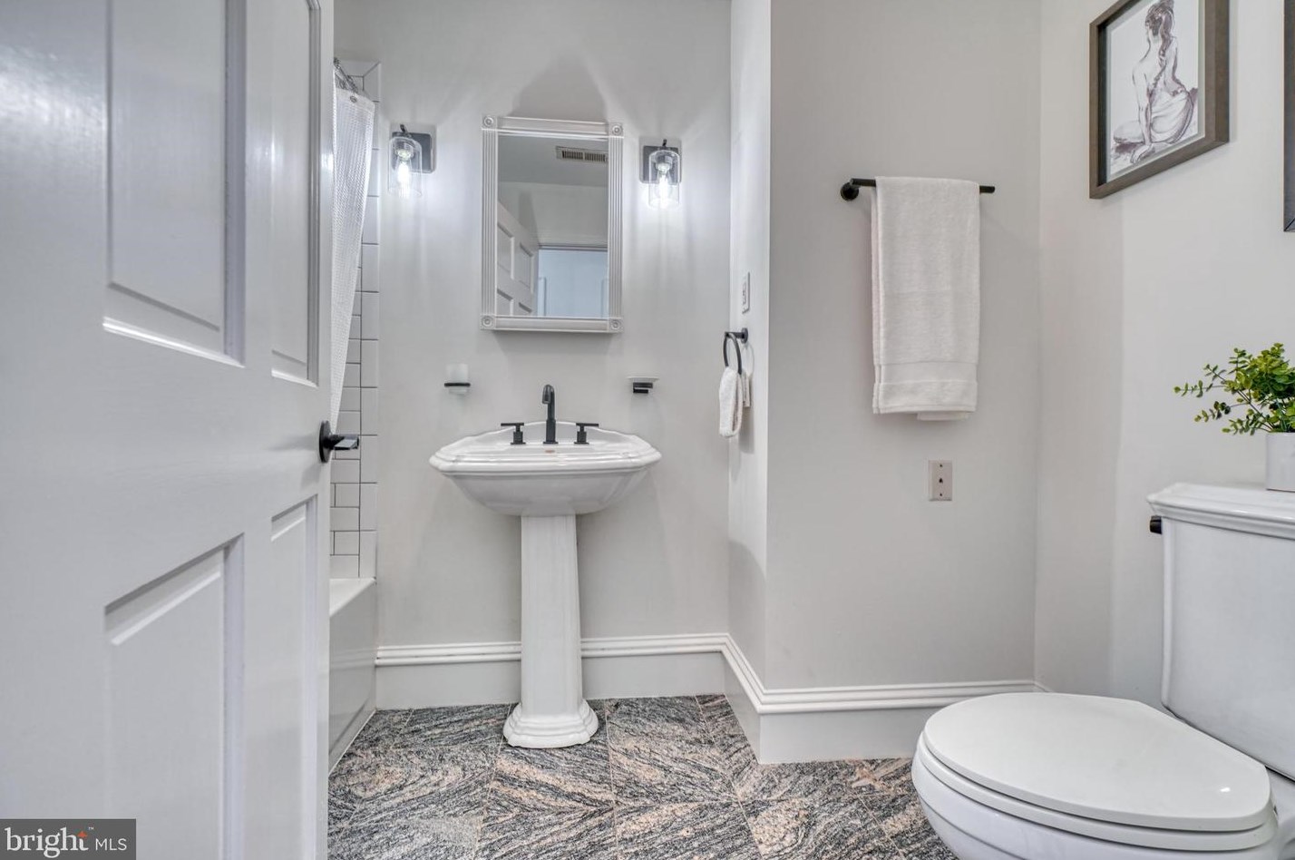 811 Sharp St, Baltimore MD  21230-3613 exterior