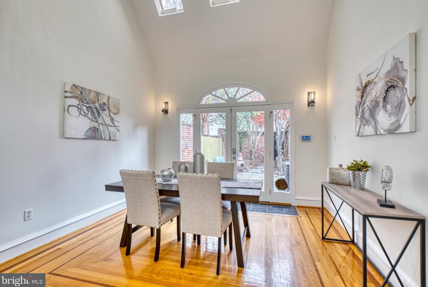 811 Sharp St, Baltimore MD  21230-3613 exterior